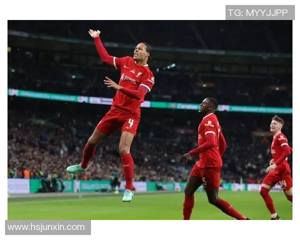 英超大战利物浦狂胜曼联四球大捷帽子戏法点燃全场热情
