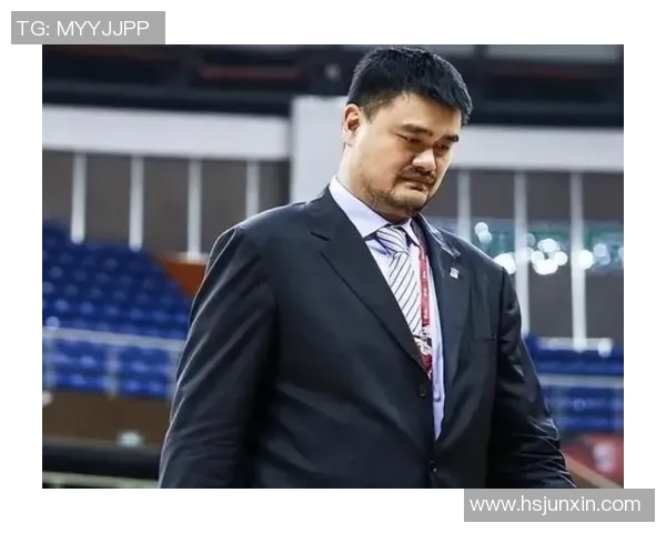 姚明哥哥直播分享篮球心得与生活趣事，粉丝互动热烈引发话题讨论