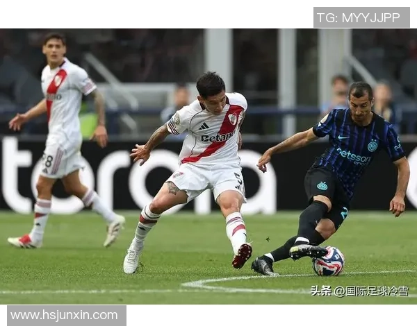 中超精彩对决曼联与国米战成平局绝杀瞬间点燃全场激情