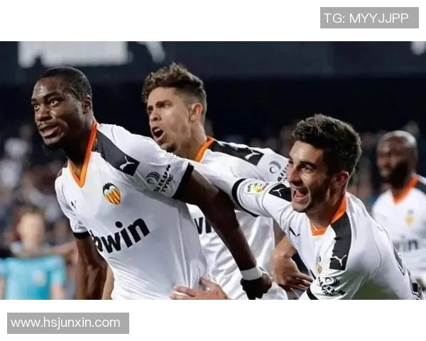 国王杯激战：多特蒙德与曼城2-2平神扑引发争议判罚热议