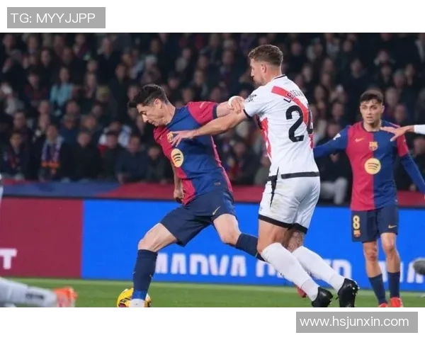 德甲焦点战多特与巴萨握手言和乌龙球引发争议判罚全场沸腾 德甲焦点战多特与巴萨握手言和乌龙球引发争议判罚全场沸腾