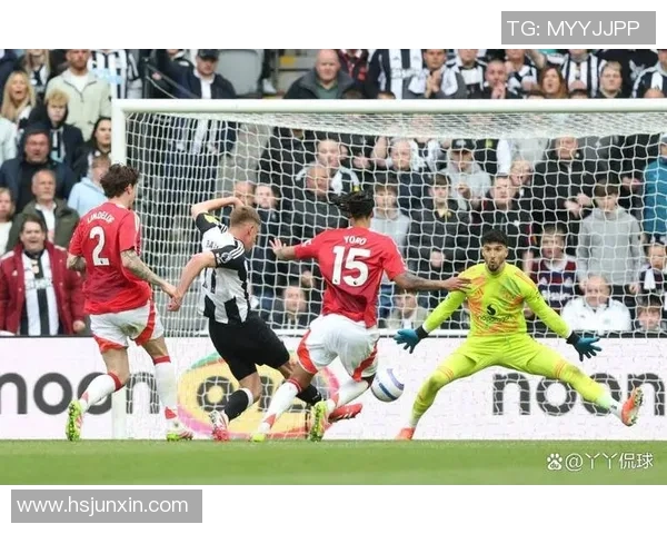 世界杯激战莱比锡与曼联战成平局战术分析揭示关键瞬间与失误 世界杯激战莱比锡与曼联战成平局战术分析揭示关键瞬间与失误