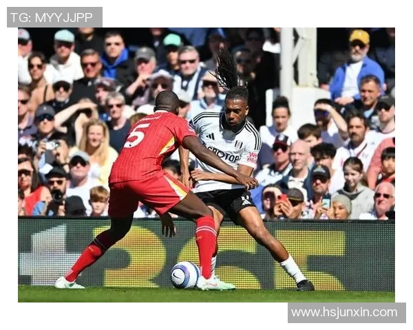 英超精彩对决尤文图斯逆转曼联神扑瞬间点燃全场激情 英超精彩对决尤文图斯逆转曼联神扑瞬间点燃全场激情